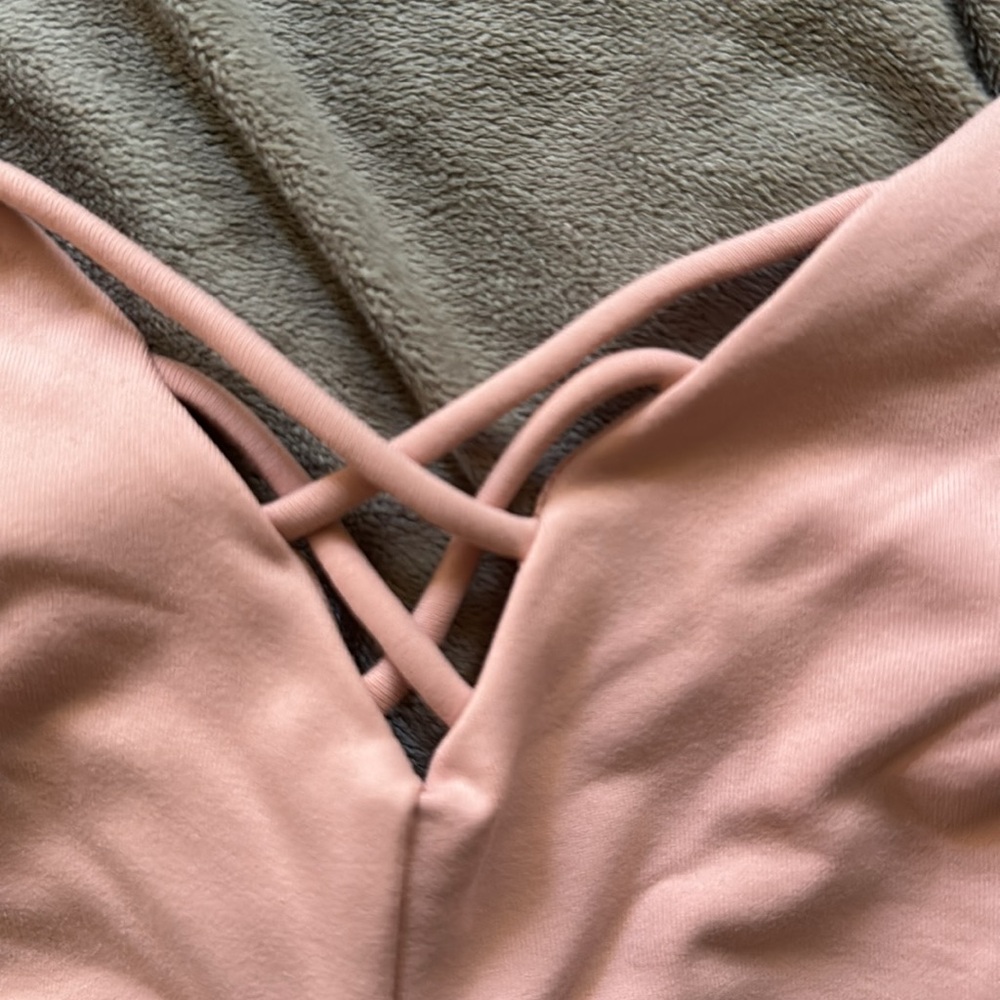 Like new VINTAGE Alo yoga bra - Picture 3 of 3